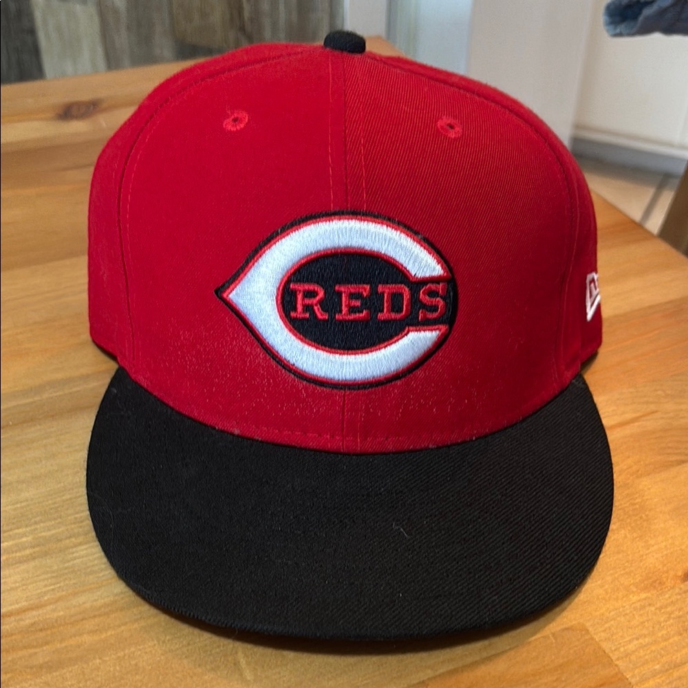 Cincinnati Reds Red and Black Cap